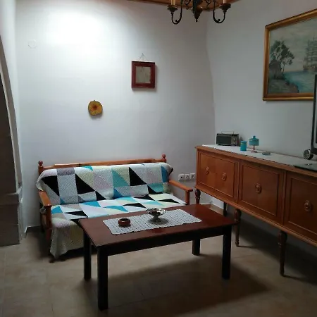 بيت للعطل Grandma's House Vederoi