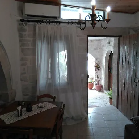 Holiday home Grandma's House Vederoi *