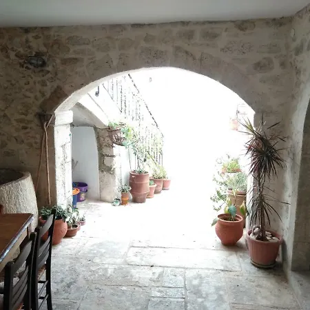 Ferienhaus Grandma's House Vederoi *